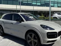 Doamna curatenie birouri si auto